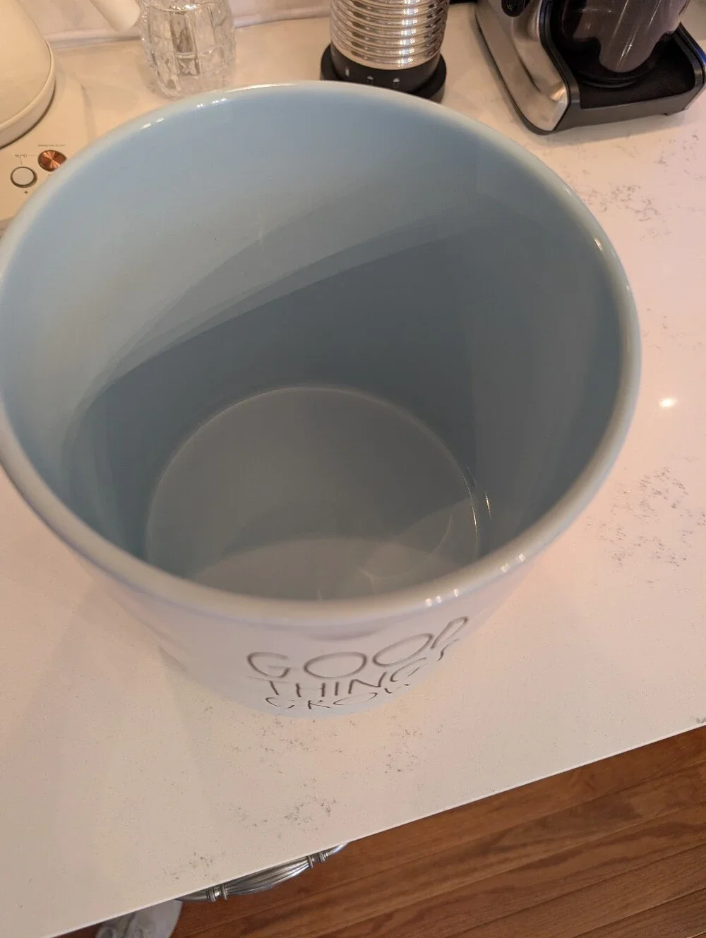 NWOT RAE DUNN VASE LARGE APPROXIMATELY 9*8